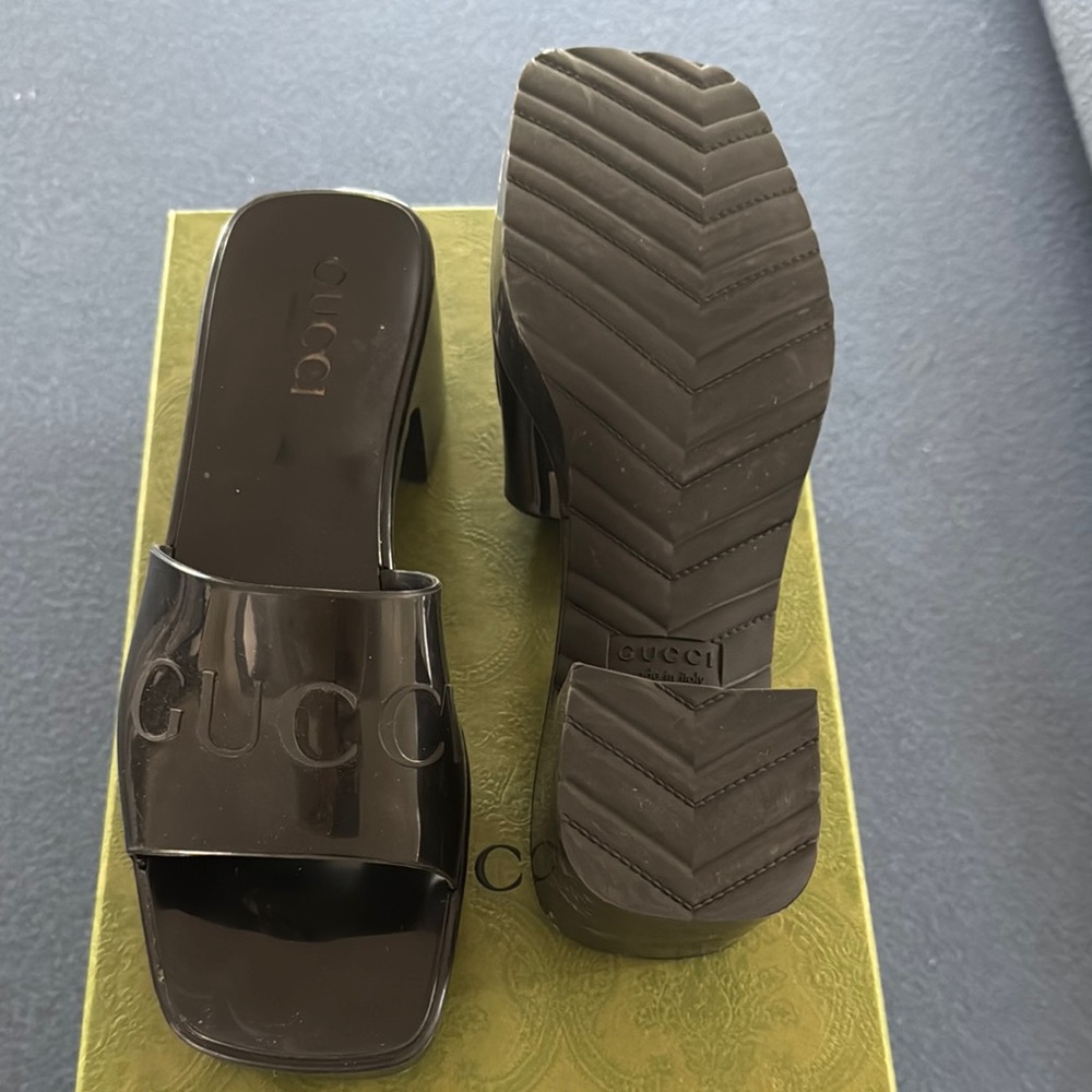 Gucci Black Mules with Modern Platform Design - Picture 2 of 6